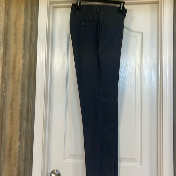Men’s brand new dress slacks 33W by 32L - Picture 1 of 3